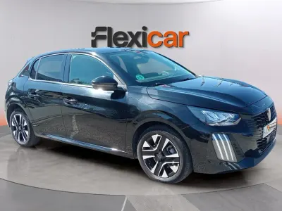 Usado Peugeot 208 Allure 101 CV (74 kW) 2025 Negro Utilitario