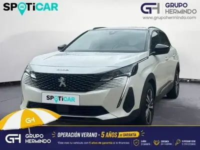 Usado Peugeot 3008 Allure 130 CV (95 kW) 2021 Blanco SUV