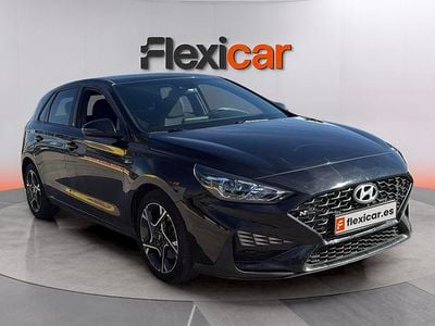 Usado Hyundai i30 N Line 120 CV (88 kW) 2024 Negro Berlina