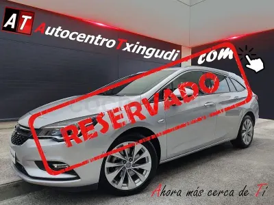 Usado Opel Astra Innovation 136 CV (100 kW) 2019 Gris / plata Familiar