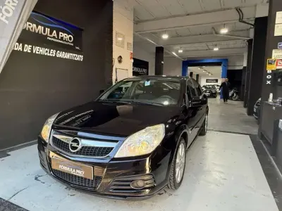 Usado Opel Vectra Elegance 140 CV (102 kW) 2007 Negro Berlina
