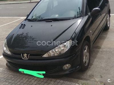 Usado Peugeot 206 90 CV (66 kW) 2005 Negro Berlina