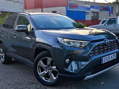 Usado Toyota RAV4 Hybrid Advance 218 CV (160 kW) 2020 Gris / plata SUV