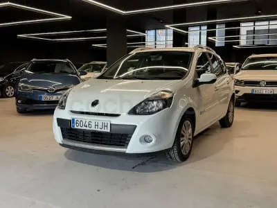 Usado Renault Clio Dynamique 105 CV (77 kW) 2012 Blanco Familiar