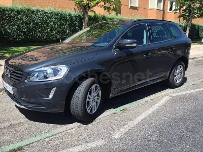 Usado Volvo XC60 Kinetic 150 CV (110 kW) 2017 Gris / plata SUV