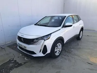 Usado Peugeot 3008 Active 131 CV (96 kW) 2021 Blanco SUV