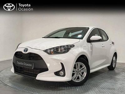 Usado Toyota Yaris Hybrid Active 116 CV (85 kW) 2022 Blanco Berlina