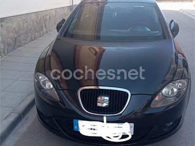 Usado Seat Leon Reference 105 CV (77 kW) 2007 Negro Utilitario
