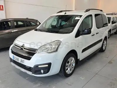 Usado Citroën Berlingo XTR 100 CV (73 kW) 2016 Blanco Monovolumen