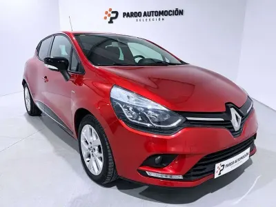 Usado Renault Clio LIMITED 90 CV (66 kW) 2018 Rojo Utilitario