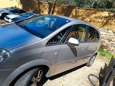 Usado Opel Meriva Cosmo 100 CV (73 kW) 2005 Gris / plata Monovolumen
