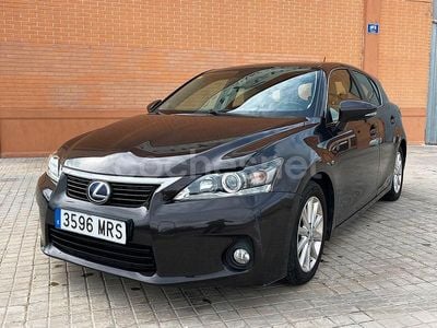 Lexus CT200h