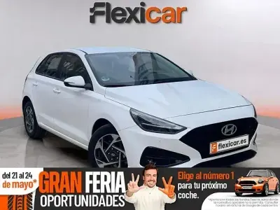 Usado Hyundai i30 120 CV (88 kW) 2024 Blanco