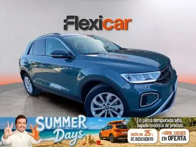 Usado VW T-Roc Life 150 CV (110 kW) 2023 Verde SUV