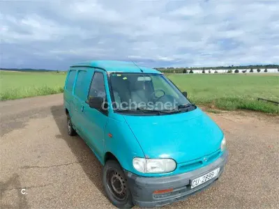 Usado Nissan Cargo 75 CV (55 kW) 1995 Azul Familiar
