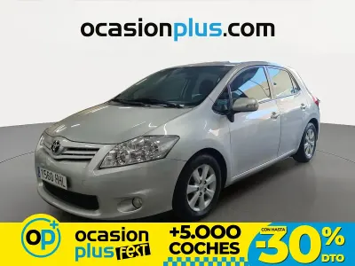 Używany Toyota Auris Live 90 KM (66 kW) 2011 Srebrny Hatchback