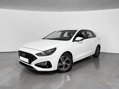 Usado Hyundai i30 120 CV (88 kW) 2022 Blanco polar Utilitario