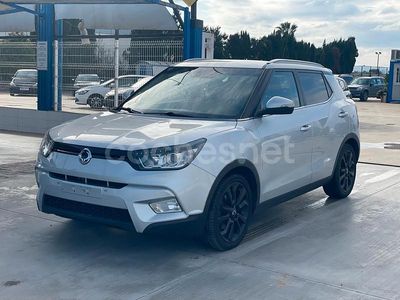 Gris / plata Usado 2017 Ssangyong (KGM) Tivoli Limited SUV | 13.500 € (Un poco caro)