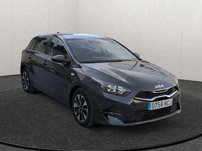 Usado Kia Ceed 101 CV (74 kW) 2025 Gris Utilitario