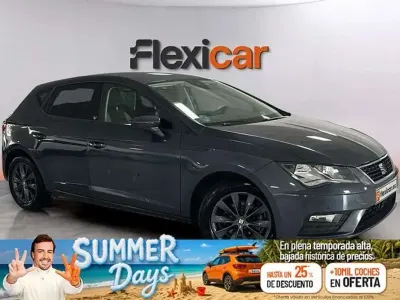 Usado Seat Leon ST Style 131 CV (96 kW) 2020 Gris Familiar