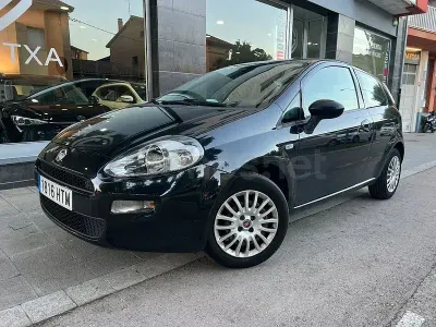 Usado Fiat Punto Easy 69 CV (50 kW) 2013 Negro Utilitario