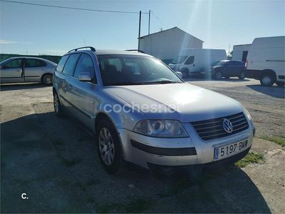 Usado VW Passat Trendline 115 CV (84 kW) 2001 Gris / plata Familiar