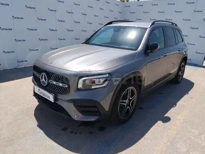 Usado Mercedes GLB200 150 CV (110 kW) 2021 Gris / plata SUV