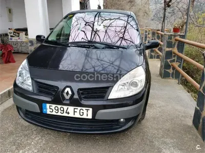 Usado Renault Scénic Dynamique 110 CV (80 kW) 2006 Negro Monovolumen