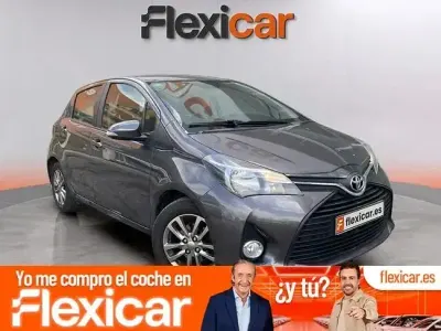 Usado Toyota Yaris Active 69 CV (50 kW) 2017 Gris Berlina