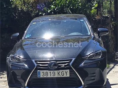 Usado Lexus IS300h Executive Line 223 CV (164 kW) 2018 Negro Berlina