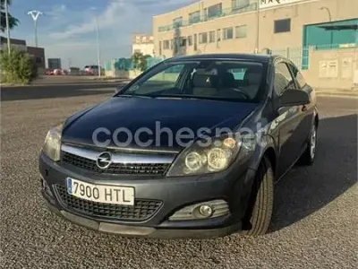 Usado Opel Astra GTC Cosmo 100 CV (73 kW) 2009 Azul Berlina