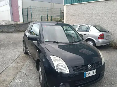 Usado Suzuki Swift GL 92 CV (67 kW) 2005 Negro Utilitario