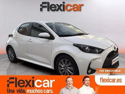 Usado Toyota Yaris Hybrid Active 116 CV (85 kW) 2023 Blanco Berlina