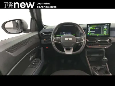 Usado Dacia Duster Journey 130 CV (95 kW) 2025 Gris SUV