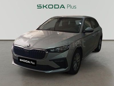 Usado Skoda Scala Selection 115 CV (84 kW) 2025 Gris / plata Utilitario