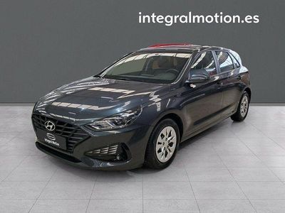 Usado Hyundai i30 110 CV (80 kW) 2022 Negro Berlina