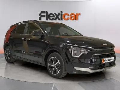 Usado Kia Niro 141 CV (103 kW) 2023 Negro SUV
