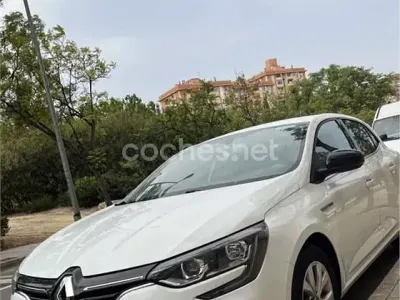Usado Renault Mégane LIMITED 115 CV (84 kW) 2019 Blanco Berlina