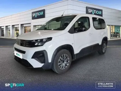Usado Peugeot Rifter Allure 101 CV (74 kW) 2025 Blanco Monovolumen