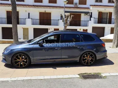 Usado Seat Leon ST 4Drive 300 CV (220 kW) 2018 Gris / plata Familiar