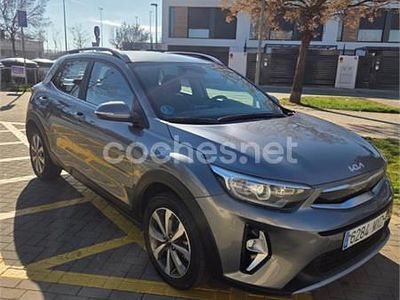 Gris / plata Usado 2024 Kia Stonic SUV | 16.500 € (Buen precio)