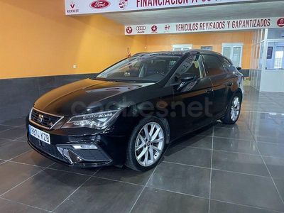 Usado Seat Leon FR 130 CV (95 kW) 2019 Negro Familiar