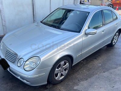 Gris / plata Usado 2006 Mercedes E200 Avantgarde Berlina | 6000 €