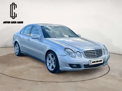 Usado Mercedes E220 150 CV (110 kW) 2005 Gris Berlina