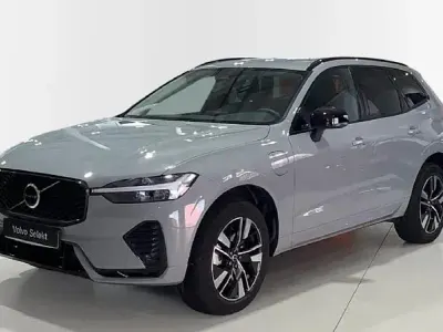 Usado Volvo XC60 Plus 350 CV (257 kW) 2025 Gris / plata SUV