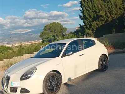 Usado Alfa Romeo Giulietta Distinctive 140 CV (102 kW) 2013 Blanco Utilitario