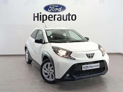 Blanco Usado 2023 Toyota Aygo Play Utilitario | 14.990 € (Un poco caro)