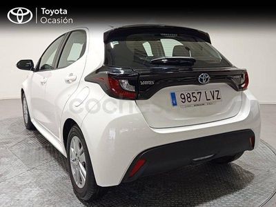 Usado Toyota Yaris Hybrid Business Edition 116 CV (85 kW) 2022 Blanco Berlina