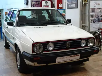 Begagnad VW Golf II 75 HK (55 kW) 1990 Vit Halvkombi