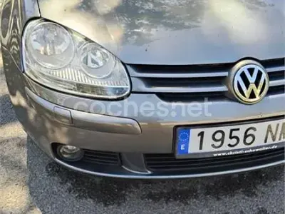 Usado VW Golf V Conceptline 75 CV (55 kW) 2007 Gris / plata Berlina